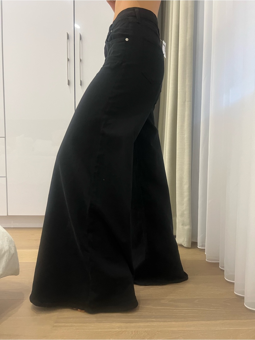 Citizens Of Humanity Black Wide-Leg High-Rise Jeans - Picture 3 of 11